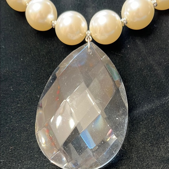 Valeska Silver Accent Beaded Elegant Pearl Necklace with Crystal Pendant - Picture 4 of 5